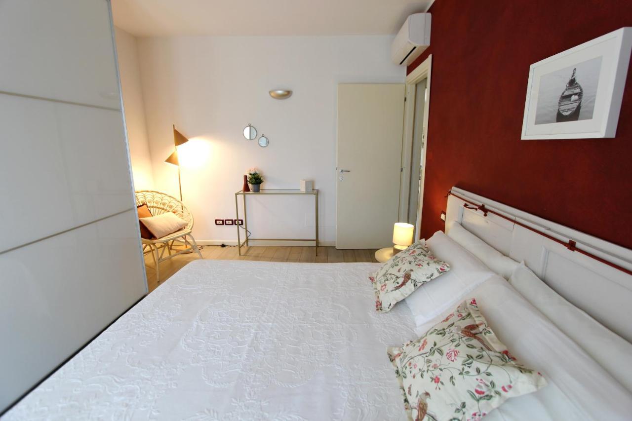 Apartamento La Casa Di Cele Desenzano del Garda Exterior foto