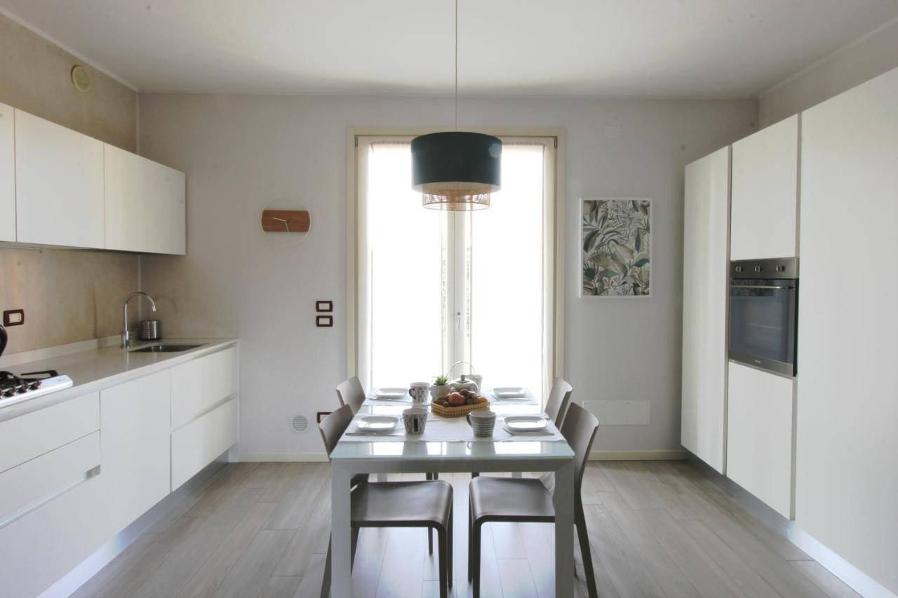 Apartamento La Casa Di Cele Desenzano del Garda Exterior foto